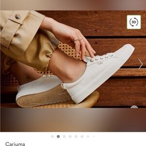 Cariuma OCA Low Off-White Canvas Sneaker Women Size 8.5